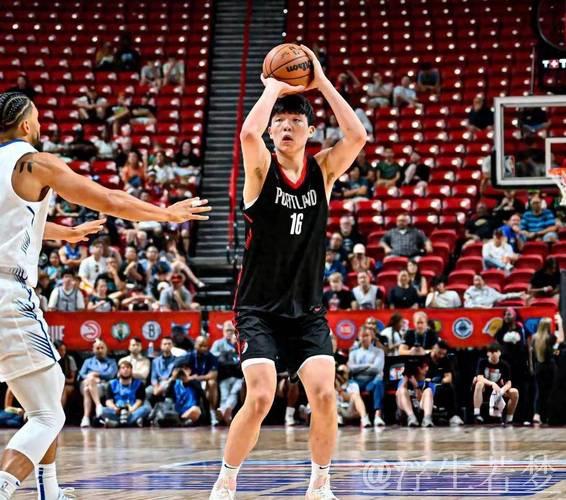 杨瀚森首次NBA先发出战 开拓者负于灰熊